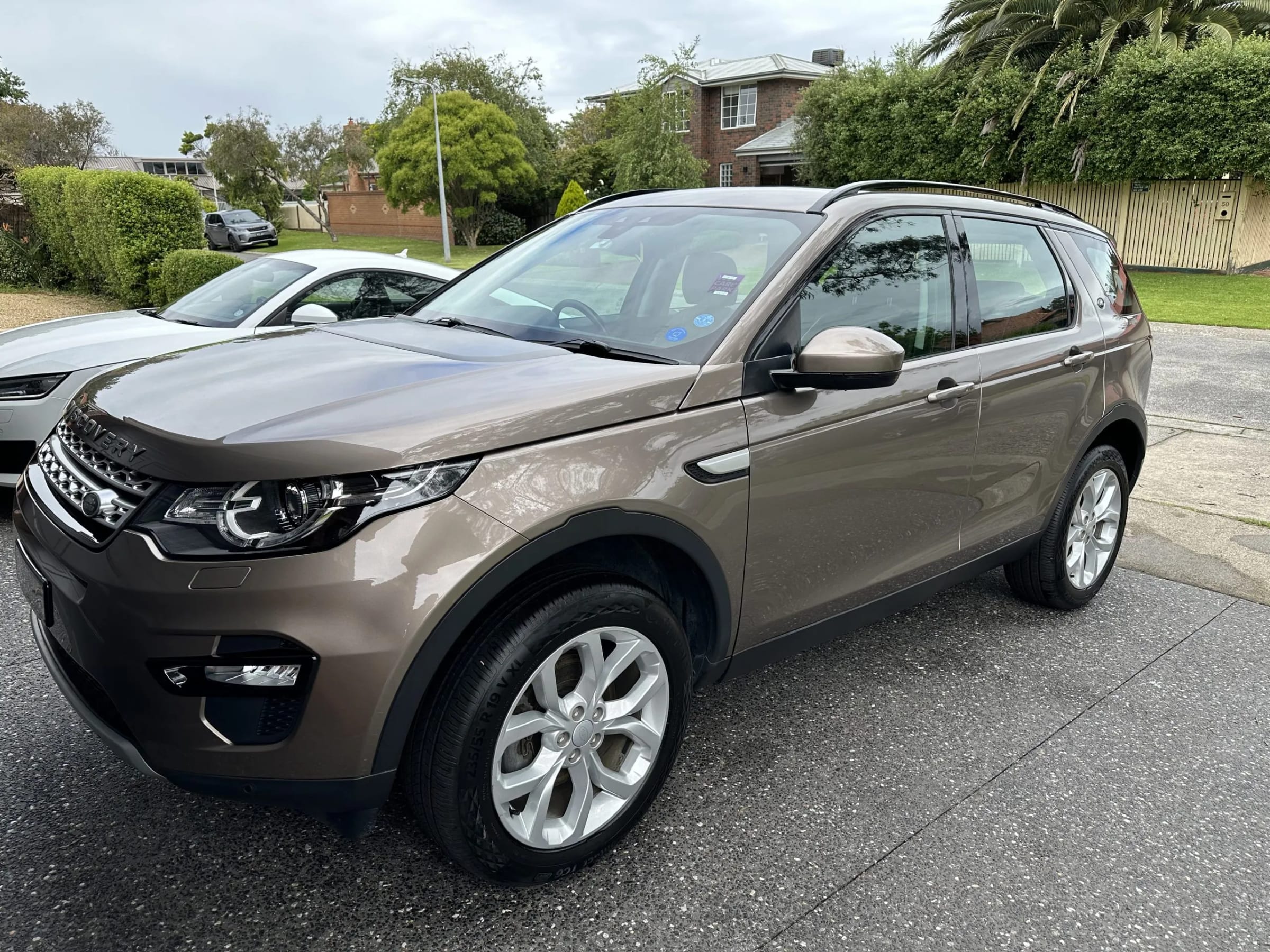 Land Rover Discovery Sport ceramic-coated by R1 Auto