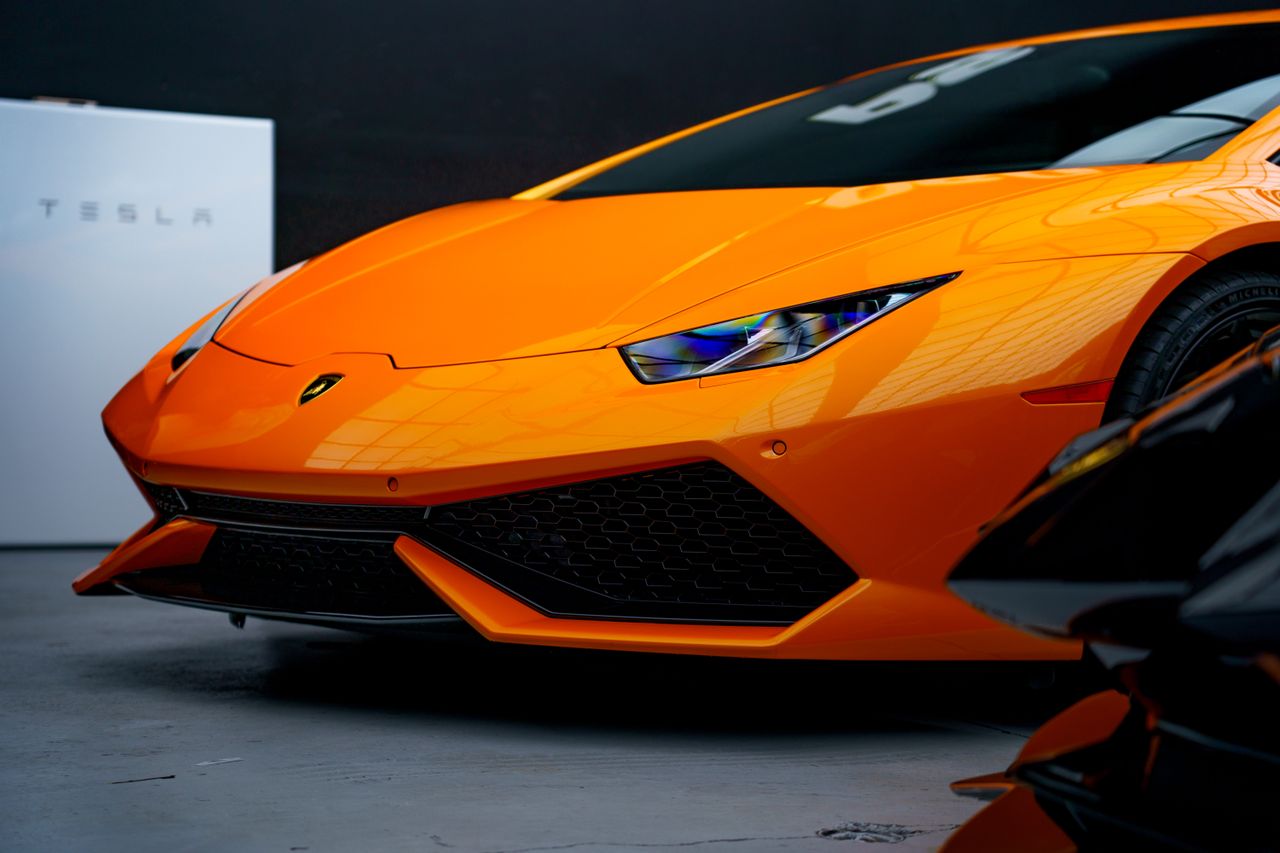 How Does Gold Coast Paint Correction Permanently Erase Clear Coat Swirl Marks